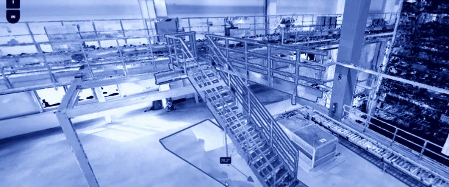 Model elements over the point cloud, deviation flagged