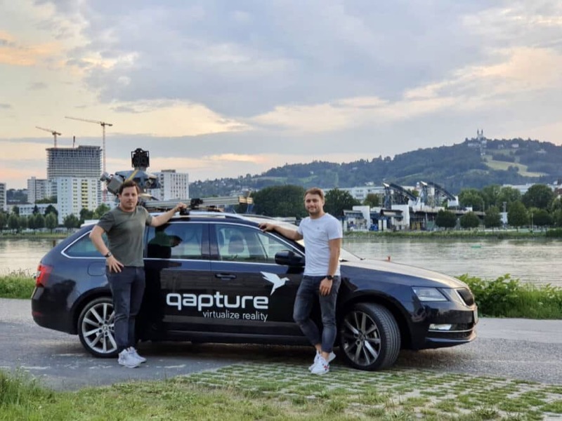qapture mobile mapping car by the Danube in Linz