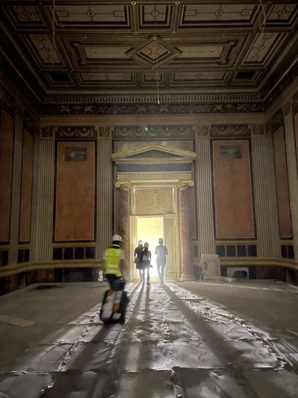 Capture in a historic hall of the Austrian Parliament